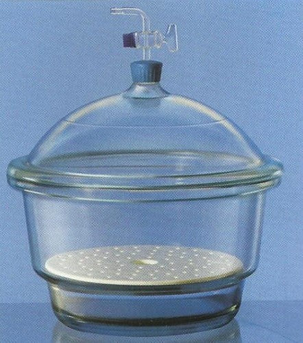 Borosil Desiccator, Vaccum, Stopcock with PTFE spindle and Porcelain Plate (3083)